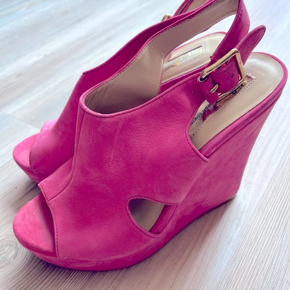 Super cute hot pink suede wedge! Worn once. Size 6.           5"heel 1"platform - Picture 2 of 5